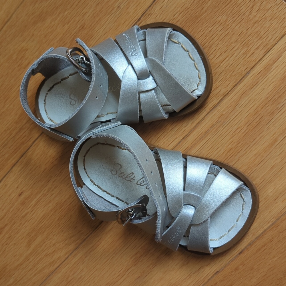Salt Water Sandals Silver Size 4 Toddlers